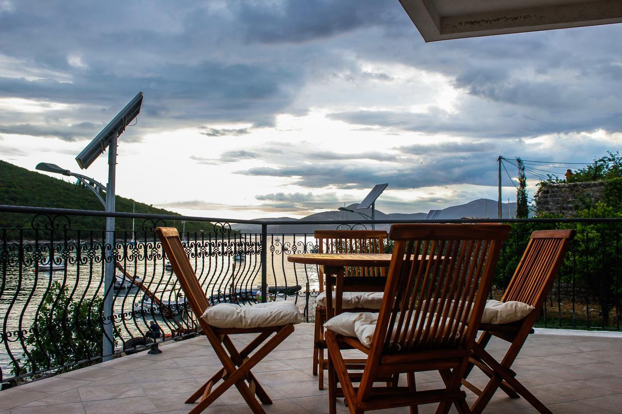 Villa San Apartments Tivat Bagian luar foto
