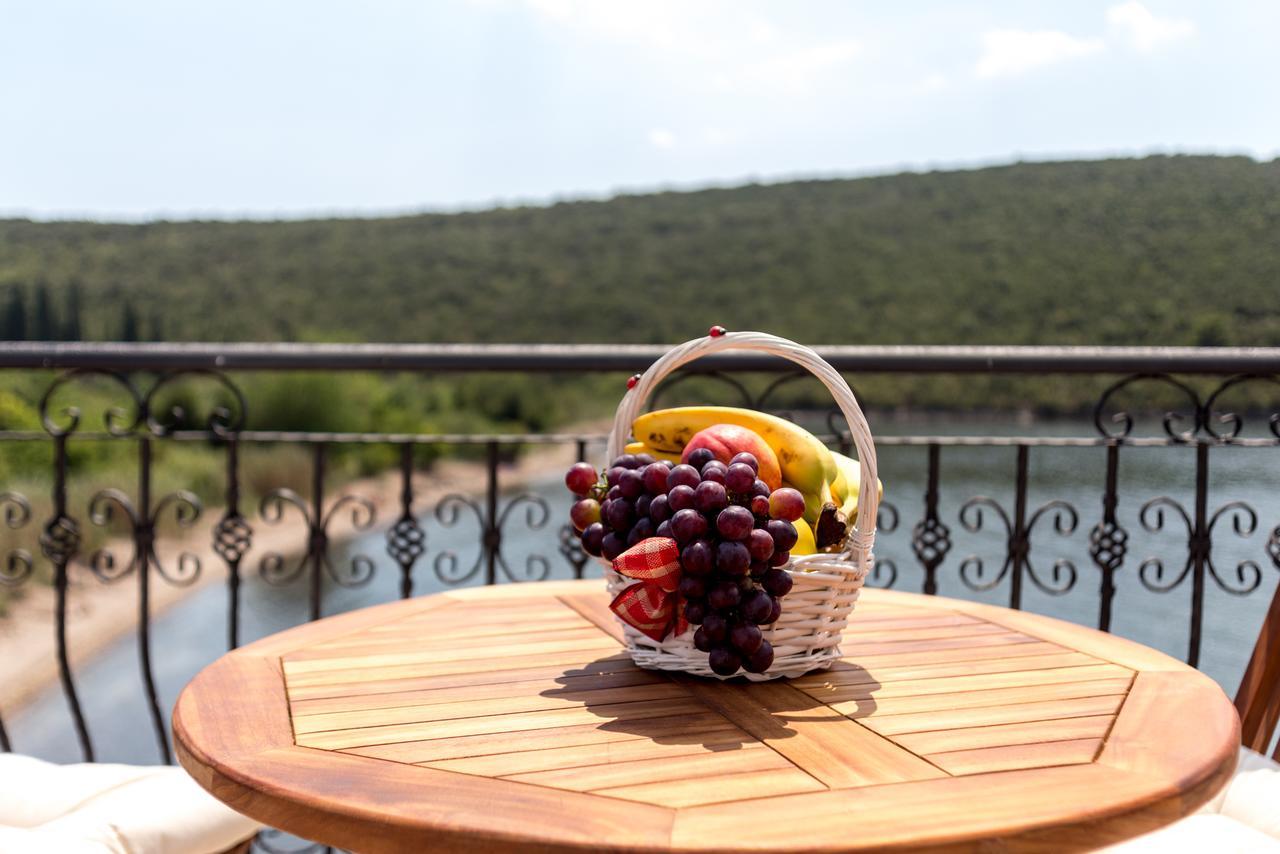 Villa San Apartments Tivat Bagian luar foto
