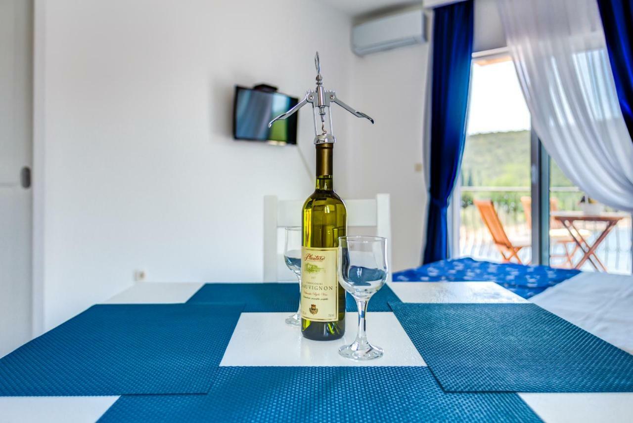 Villa San Apartments Tivat Bagian luar foto