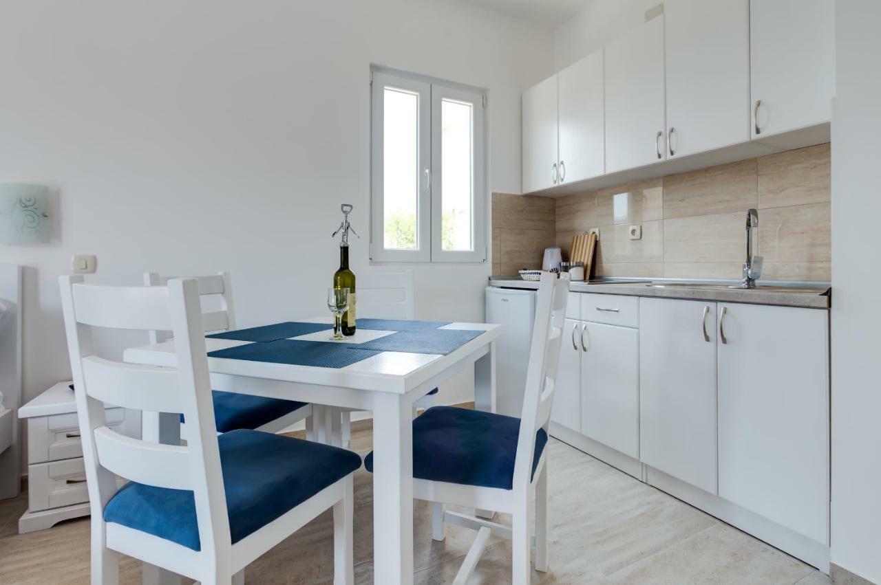 Villa San Apartments Tivat Bagian luar foto